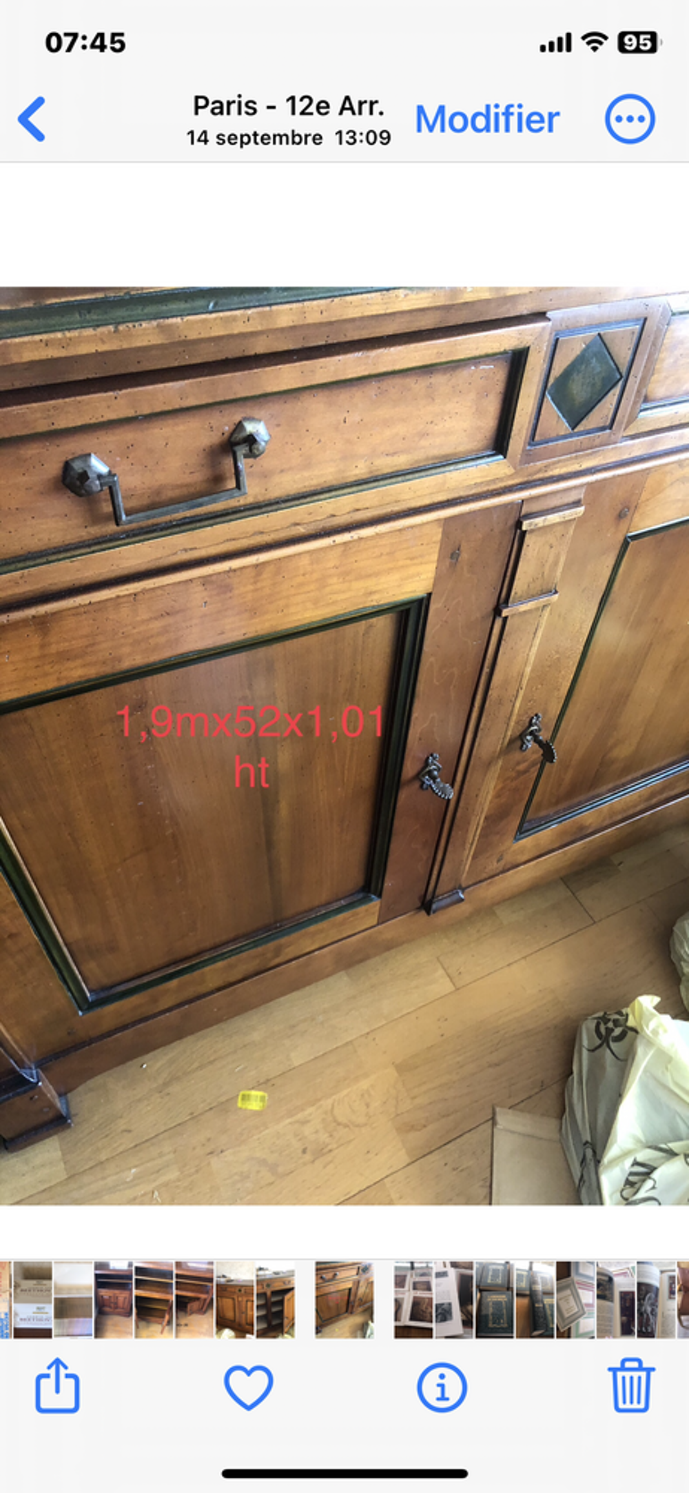 Un meuble enfilade en bois Meubles