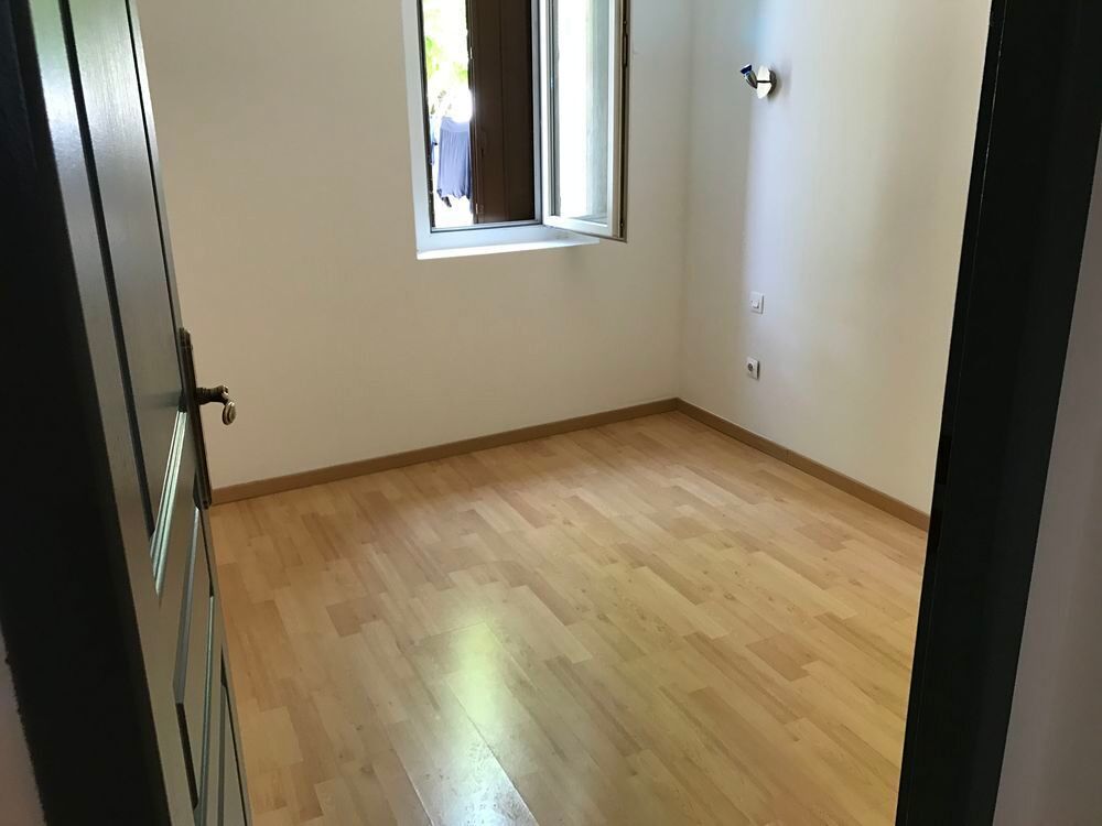 Vente Appartement lot de 2 appartements 55m2 +35 m2 + 1 garage Idéal, investisseur. 12000€ de revenus annuel Castres