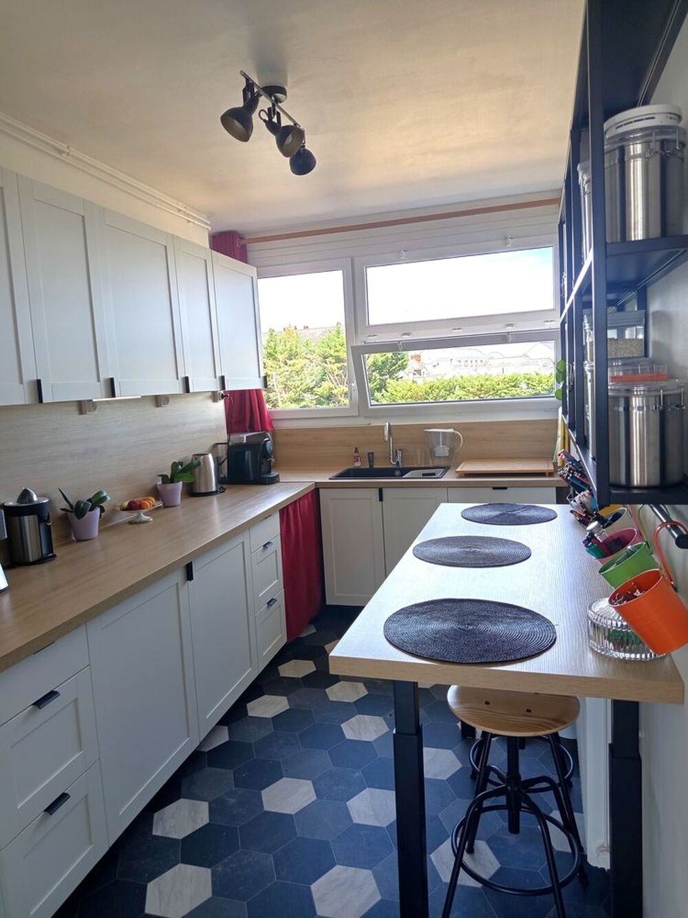 Vente Appartement Appartement 4 pièces Cave Grenier PK s/sol - 81 m² - Angers Angers