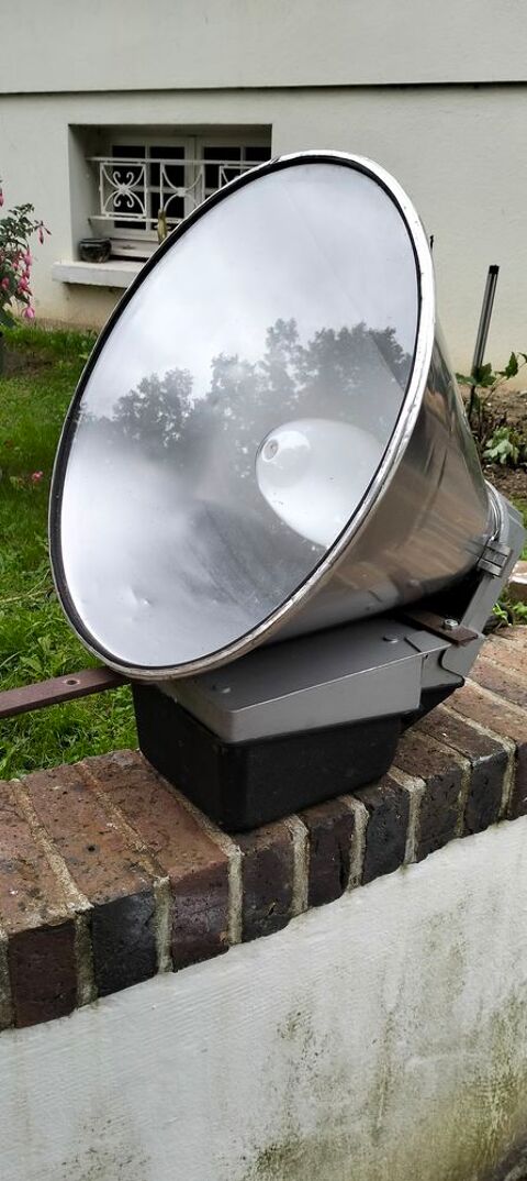 Projecteur ext�rieur basse consommation
45 Saint-Thibault (10)