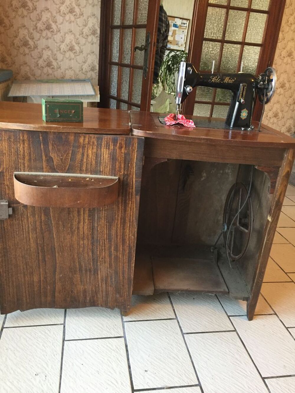Ancien machine a coudre Meubles