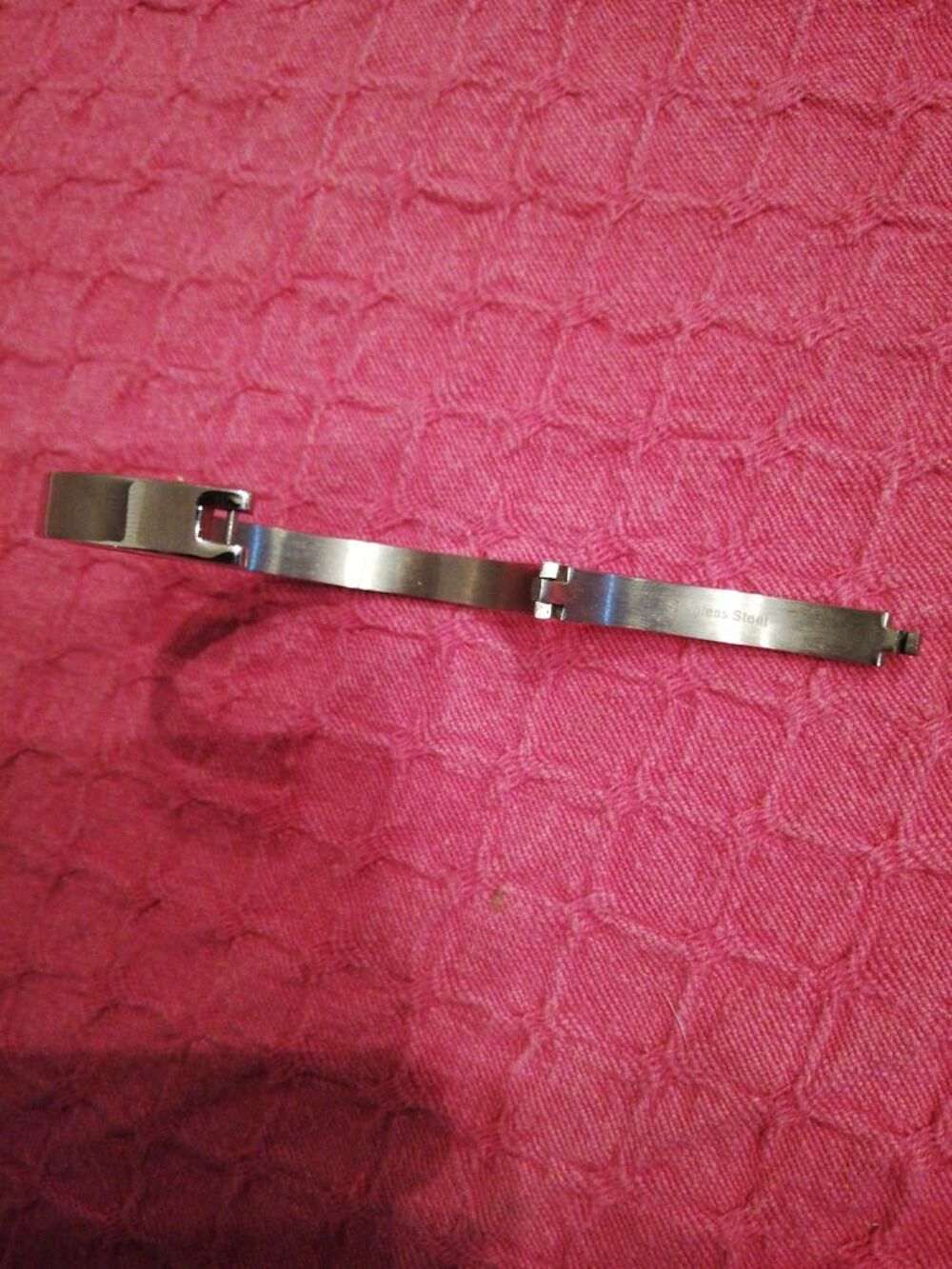 bracelet femme rigide/cristaux noirs/acier inoxydable Bijoux et montres