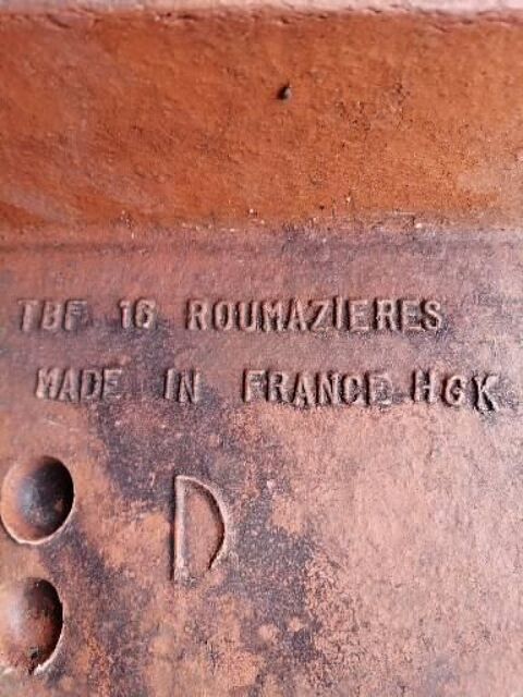 Recherche tuiles de rives TBF 16 Roumazires. 1 Guret (23)