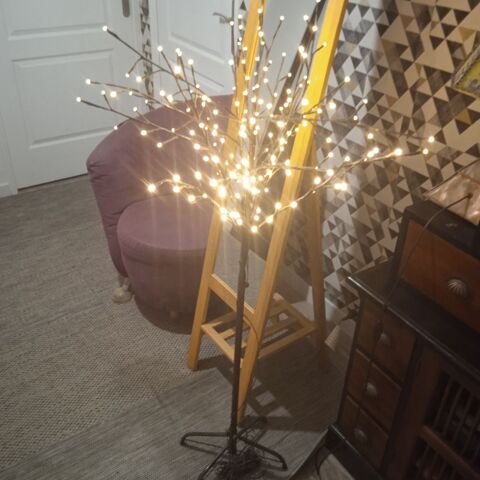 Arbre lumineux lampes led sur pied branchement sur secteur 50 Saint-Rambert-d'Albon (26)