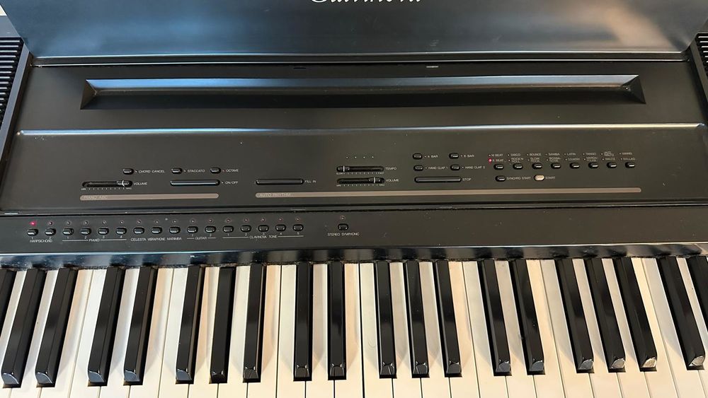 Yamaha Clavinova Piano avec meuble Audio et hifi