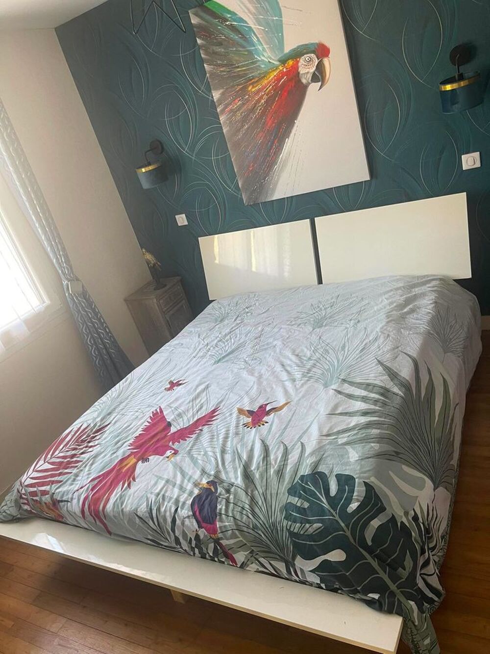 Lit design blanc + matelas ressorts ensach&eacute; Meubles