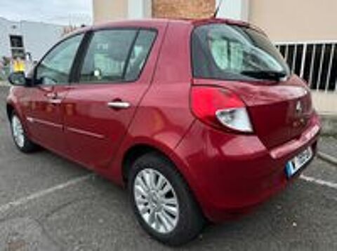 Clio 3 PHASE 2 1.2 TOMTOM EDITION TBEG 2010 occasion 78300 Poissy