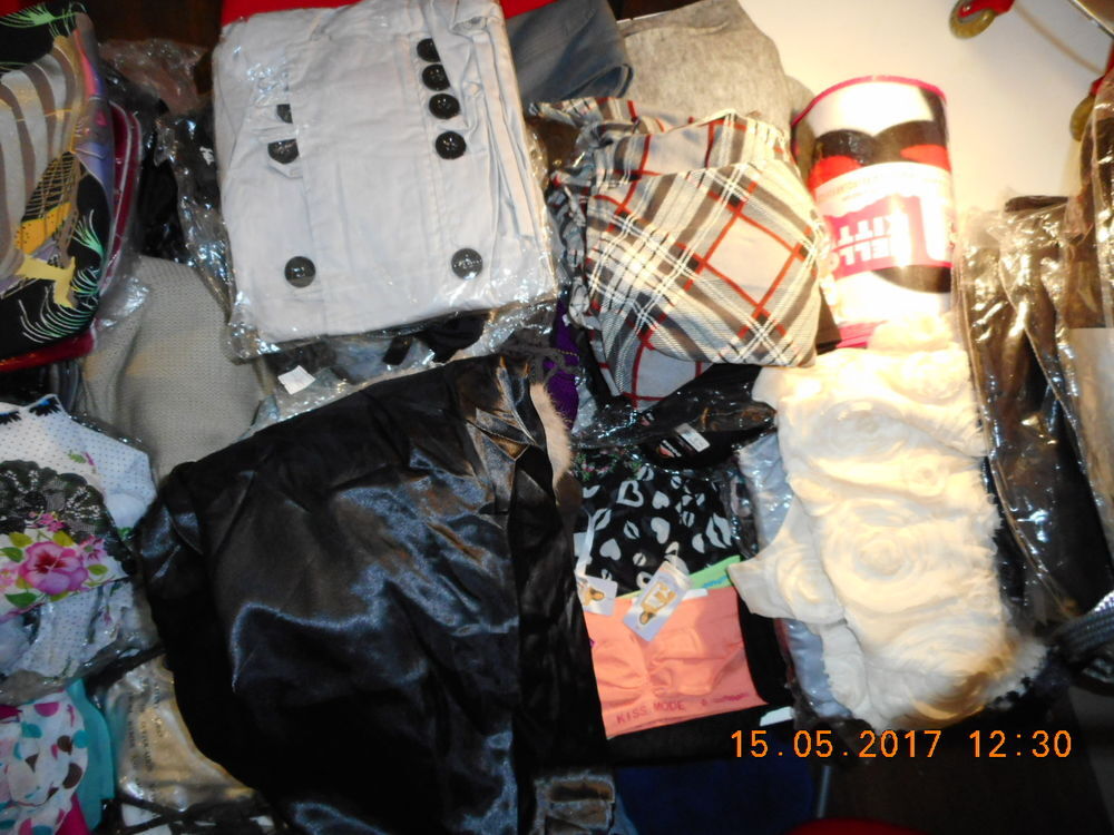 LOT DE VETEMENTS TAILLE 34 A 38 DIVERS ET VARIES NEUFS Vêtements