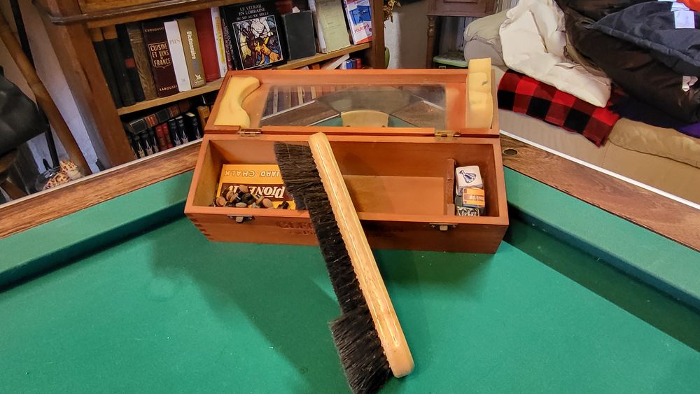 Billard REN&Eacute; PIERRE complet + accessoires + &eacute;clairage offert Jeux / jouets