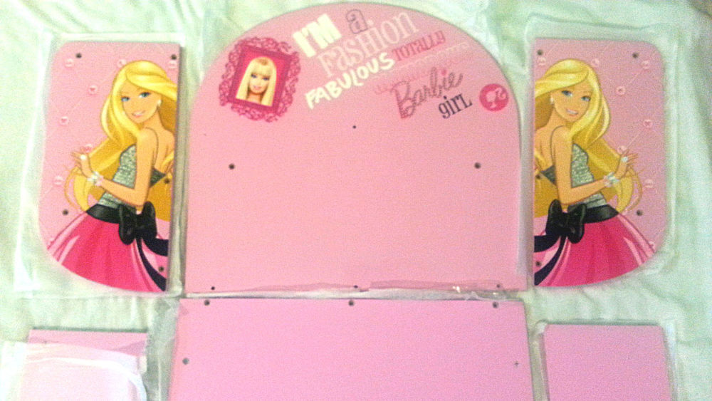 &Eacute;TAG&Egrave;RE MURALE BARBIE NEUVE Mobilier enfants