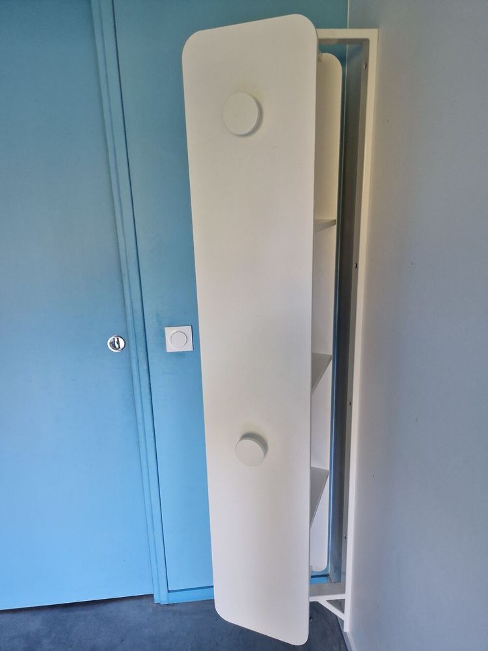 Etag&egrave;re murale pivotante miroir et porte manteau Meubles