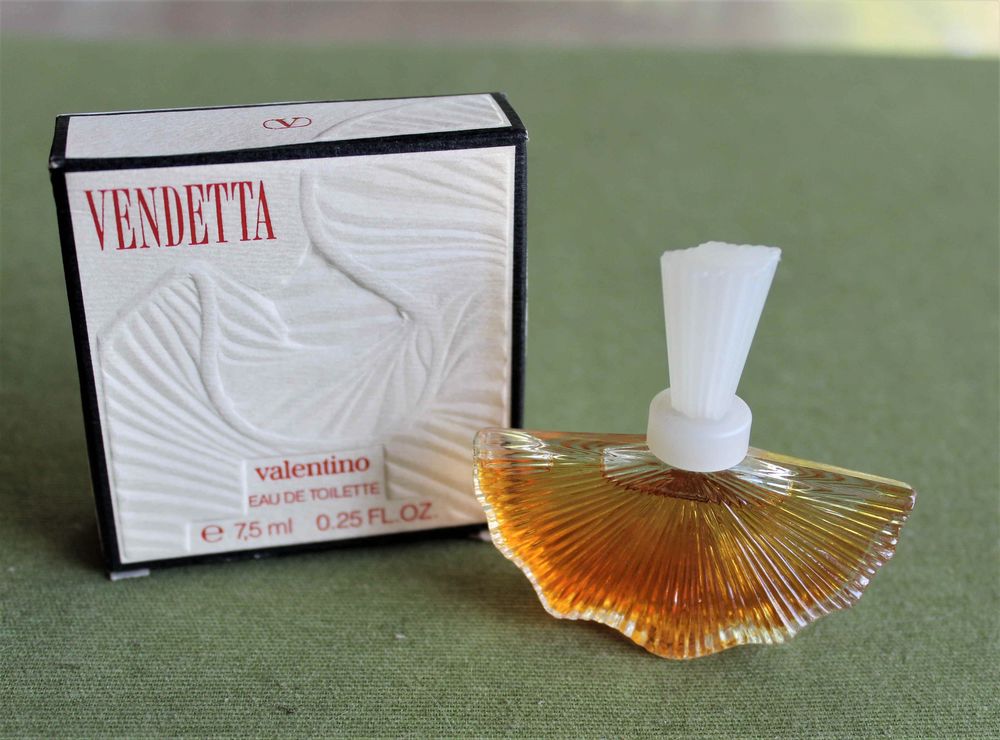 belle miniature neuve de collection Vendetta Valentino. 