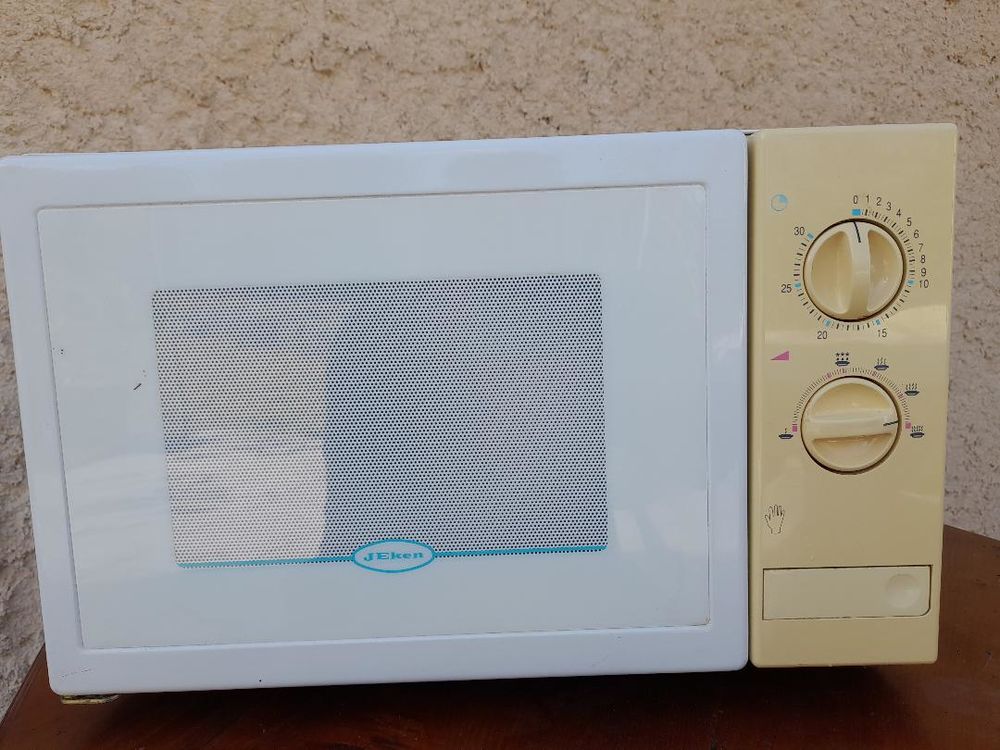 FOUR A MICRO ONDES Electroménager