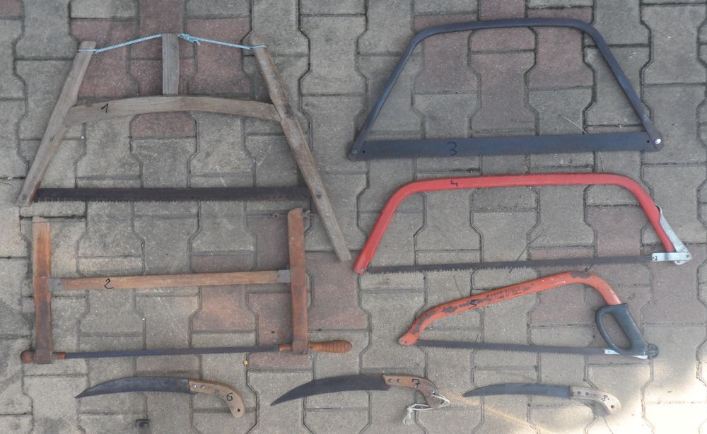 Ensemble de 4 scies &agrave; bois manuelles anciennes dans leur jus Bricolage