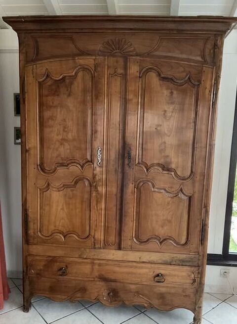 belle armoire bressane 1000 Annecy (74)