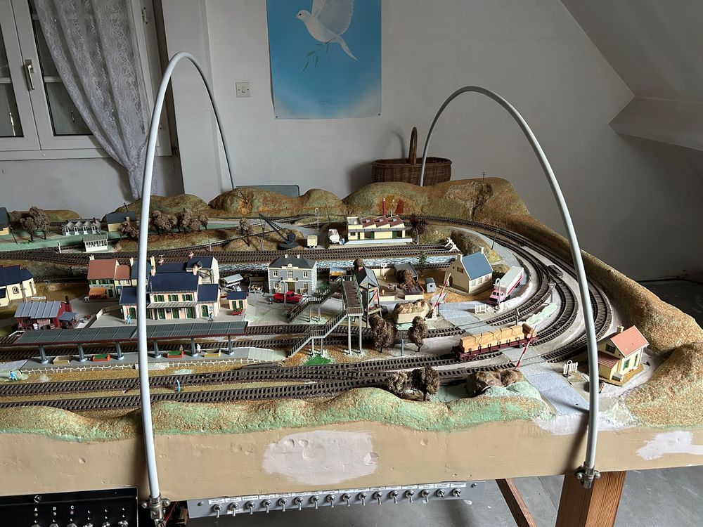 TRAIN ELECTRIQUE MINIATURE 