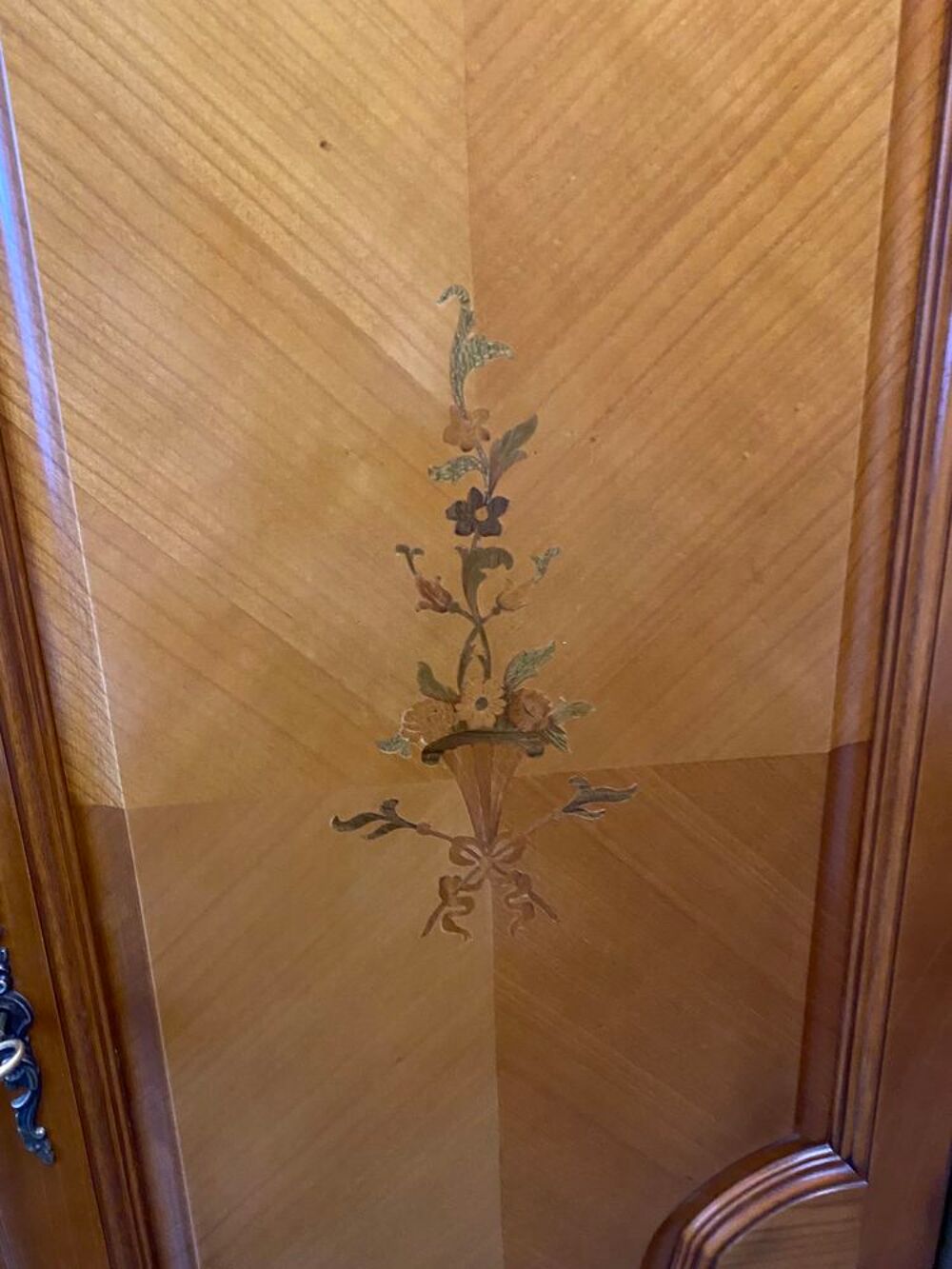 chambre a coucher en merisier incrust&eacute; Meubles