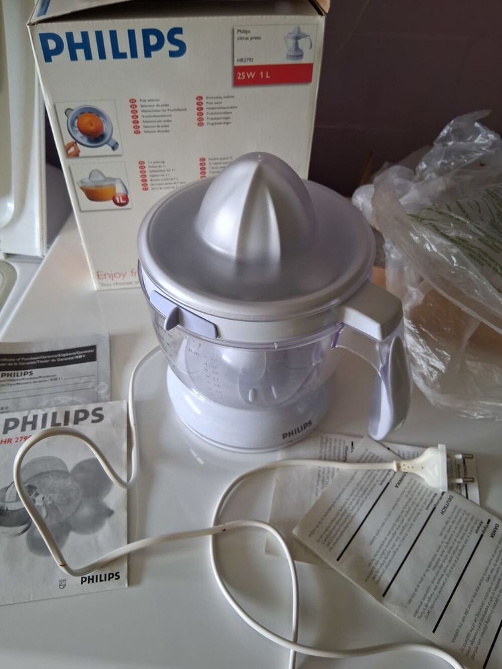 Presse agrumes neuf Philips HR2790-92 25w 1l Electroménager