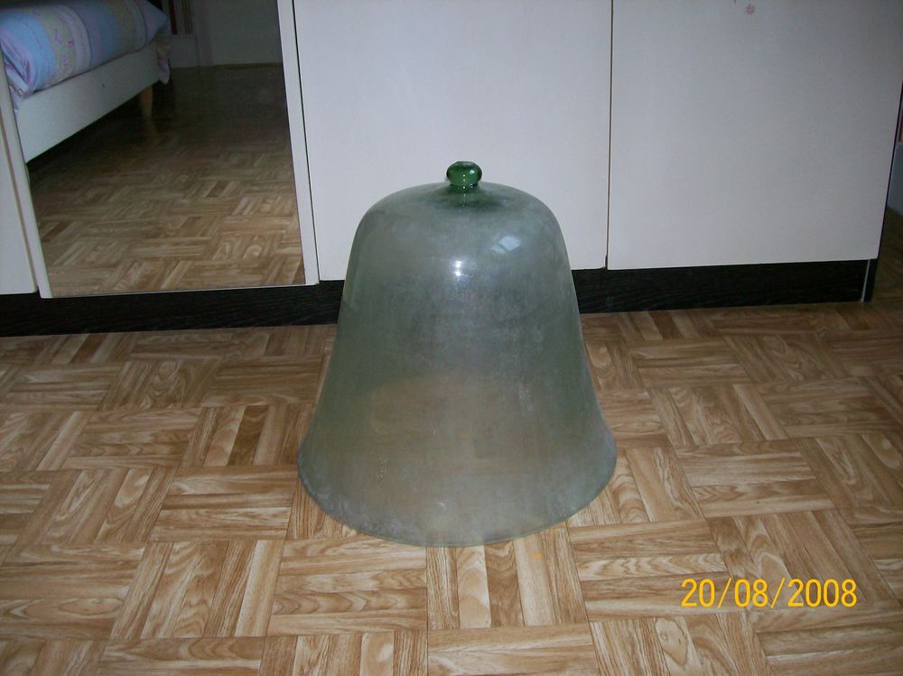 cloche en verre ancienne. Décoration