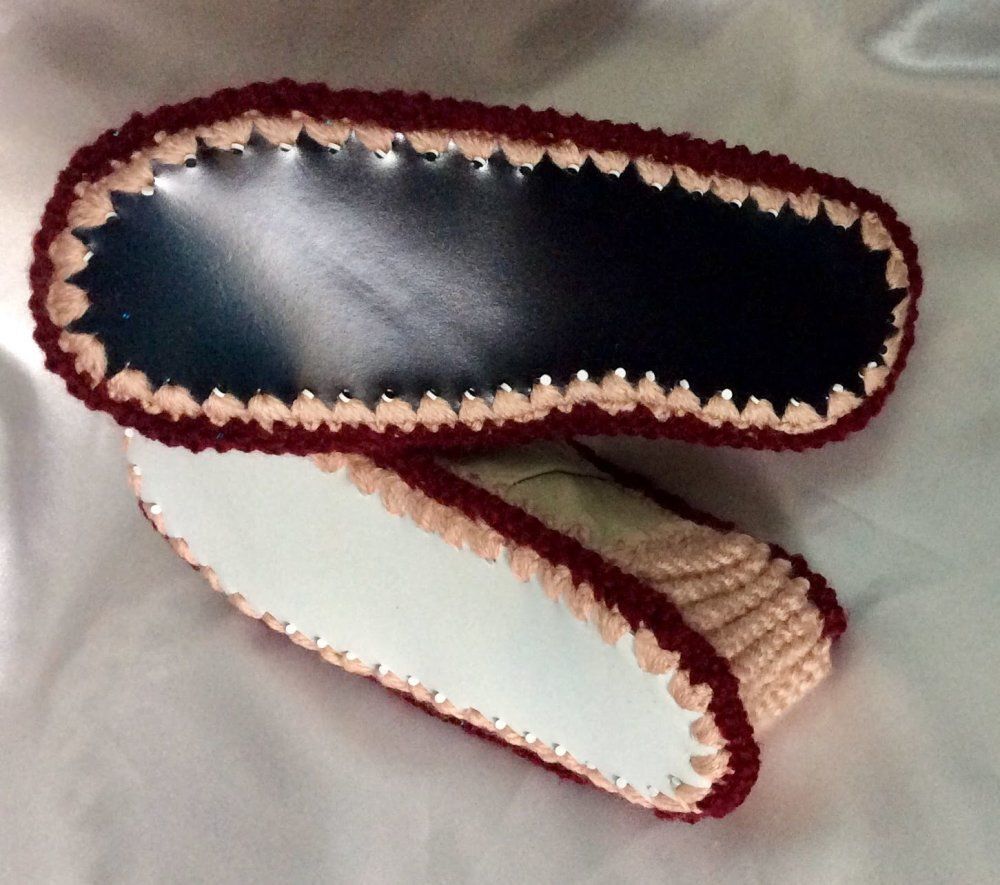 Mod&egrave;le unique Chaussons -pantoufles multicolores de Clown Chaussures