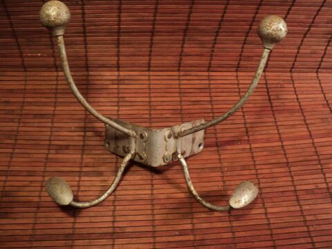 Ancien Porte-Manteau d'Angle 2 Patères Métal. 40 Loches (37)
