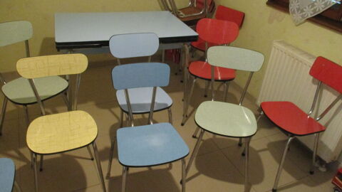 Tables chaises et tabourets en formica vintage