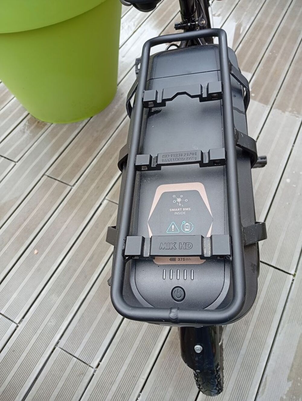 Velo &eacute;lectrique tr&egrave;s peu servi Vélos
