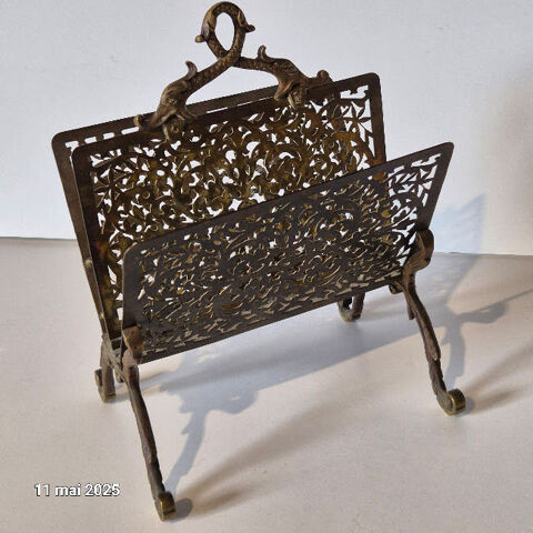 Ancien porte lettres, papiers en laiton antique provenant d' 120 Saumur (49)