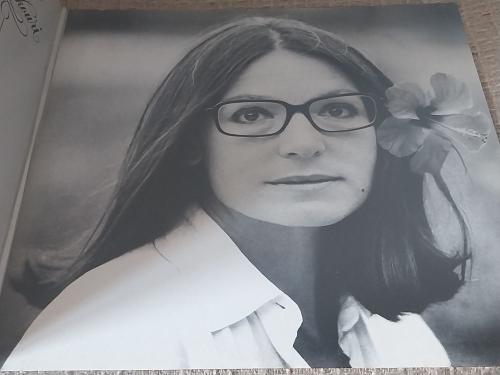 NANA MOUSKOURI Qu'il' est loin l'amour 1981 Vinyle 33T CD et vinyles