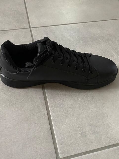 chaussures taille 42 Courdemanche (27)