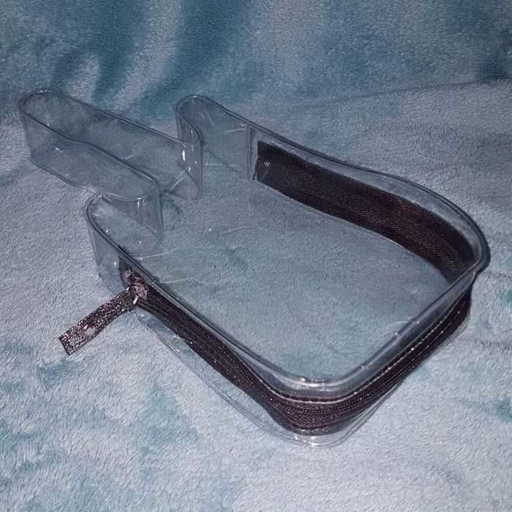 Grande trousse en forme de guitare Maroquinerie
