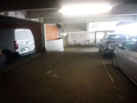  Parking / Garage � louer 10 m�