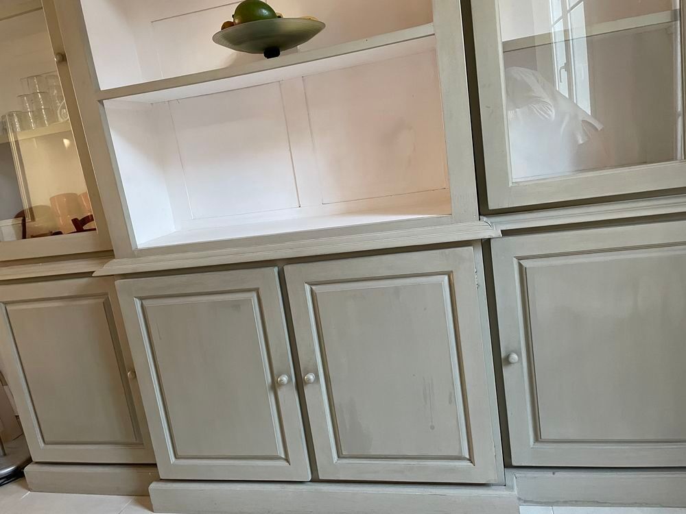 Vaisselier en bois peint couleur vert amande Meubles