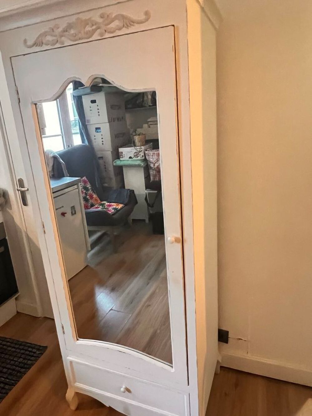 Armoire bonneti&egrave;re Maisons du Monde ELISA blanche avec miroir Meubles