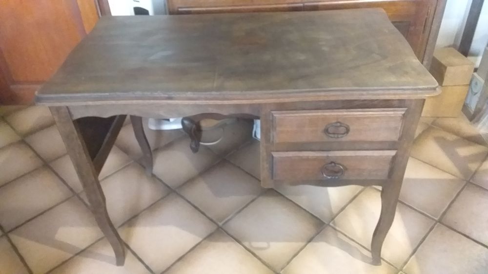 Bureau en bon &eacute;tat Meubles
