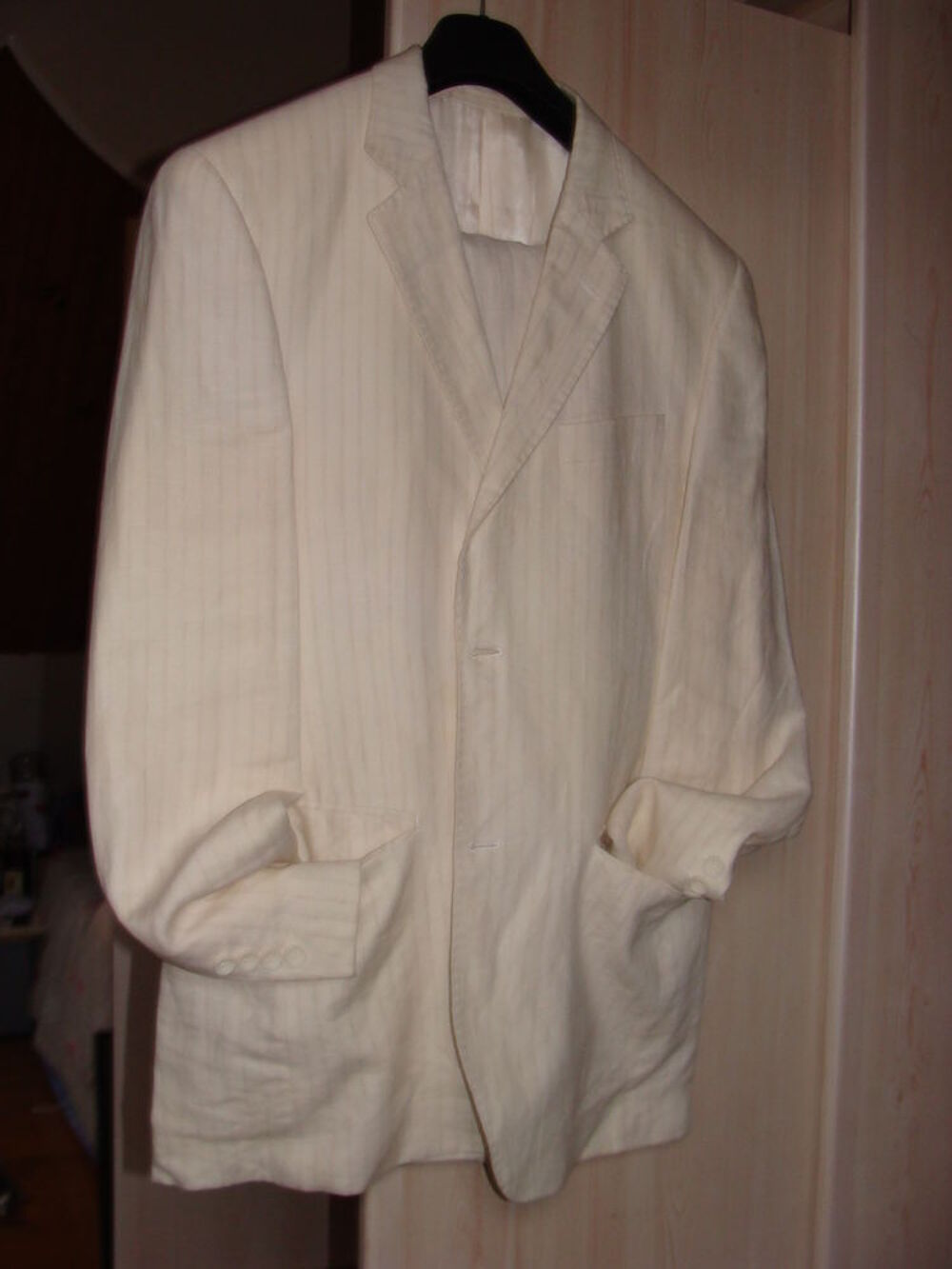 Costume en lin Armand Thiery
Vêtements