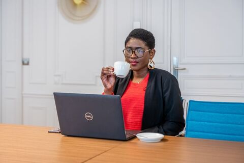 Trouvez un espace de bureau à Signature Kleber pour 2 personnes où tout est pris en charge 3021 75116 Paris