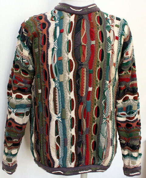 Pull multicolore COOGI T.4 400 Issy-les-Moulineaux (92)