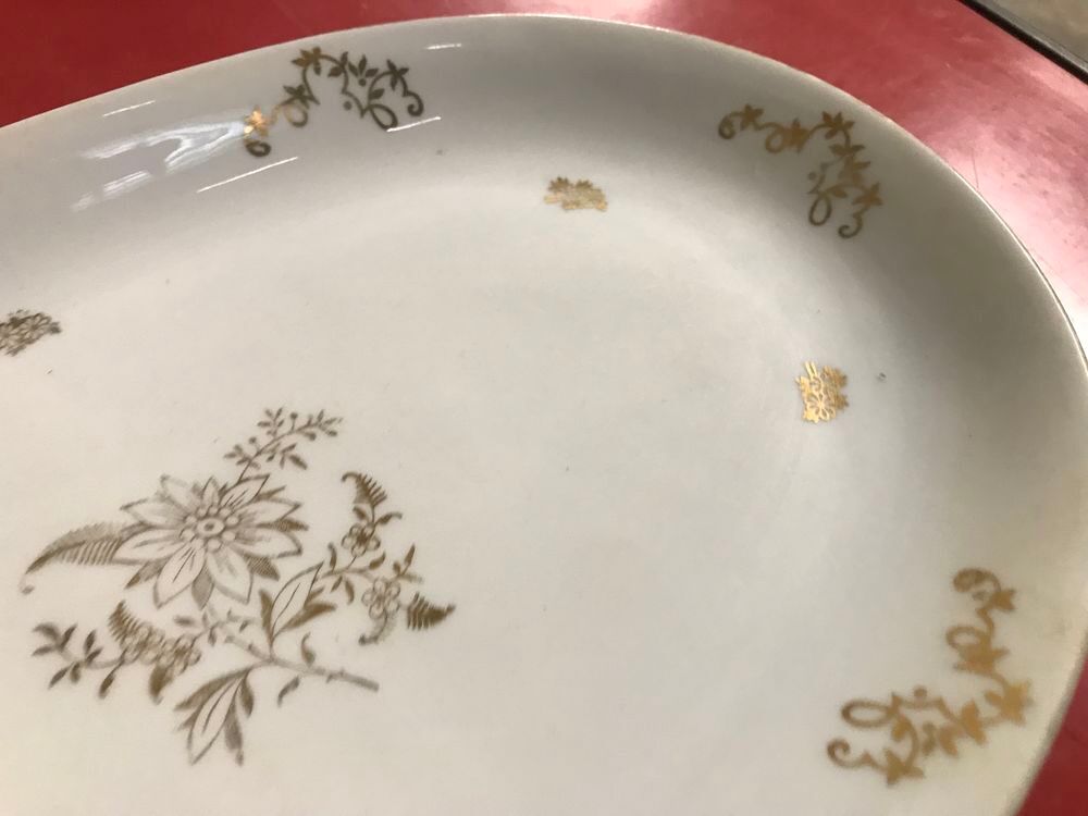 lot de vaisselle en porcelaine pour 50 eur SUR PLACE Décoration