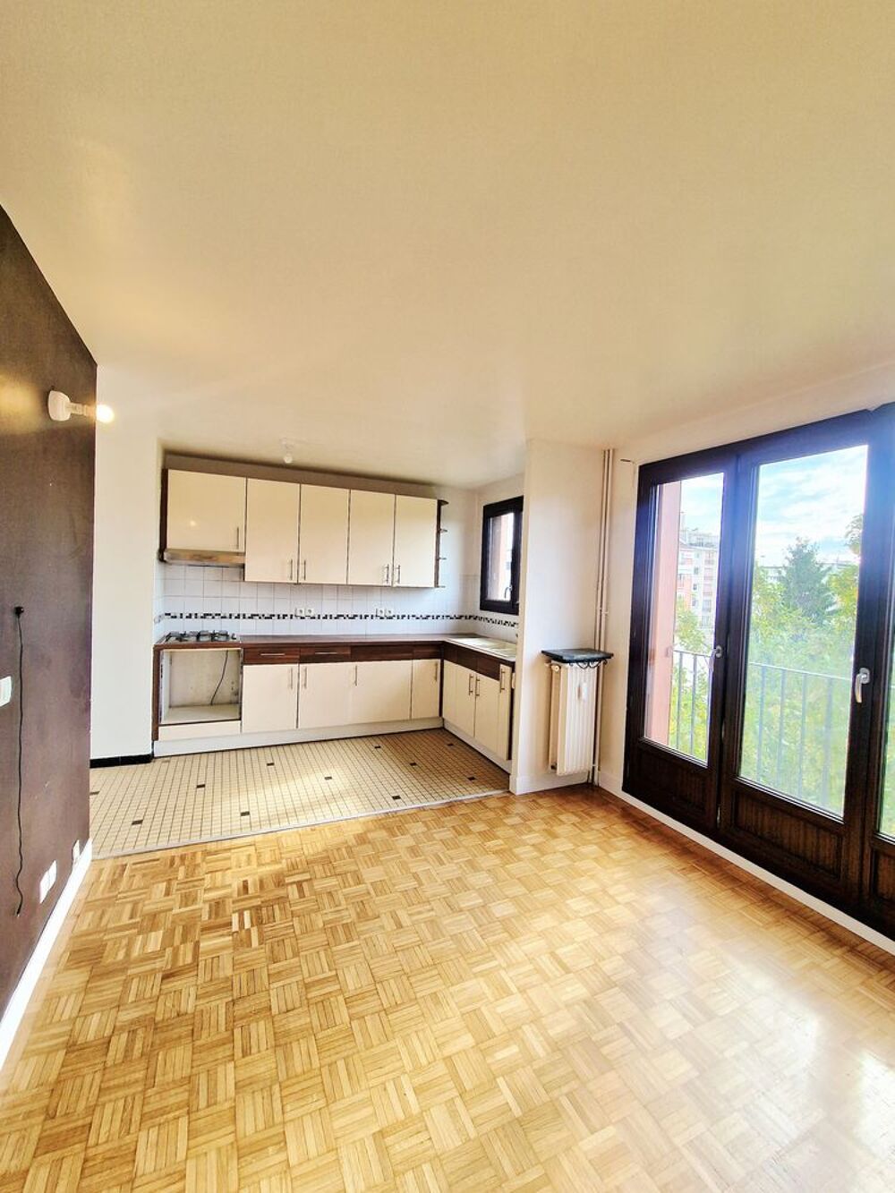 Vente Appartement Bondy Centre – Grand 2 pièces rénové avec ascenseur, 2 balcons Bondy