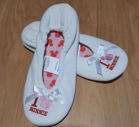 Chaussons femme ou ado Disney - 3 Suisses - P 37 - neuf 6 Domart-en-Ponthieu (80)
