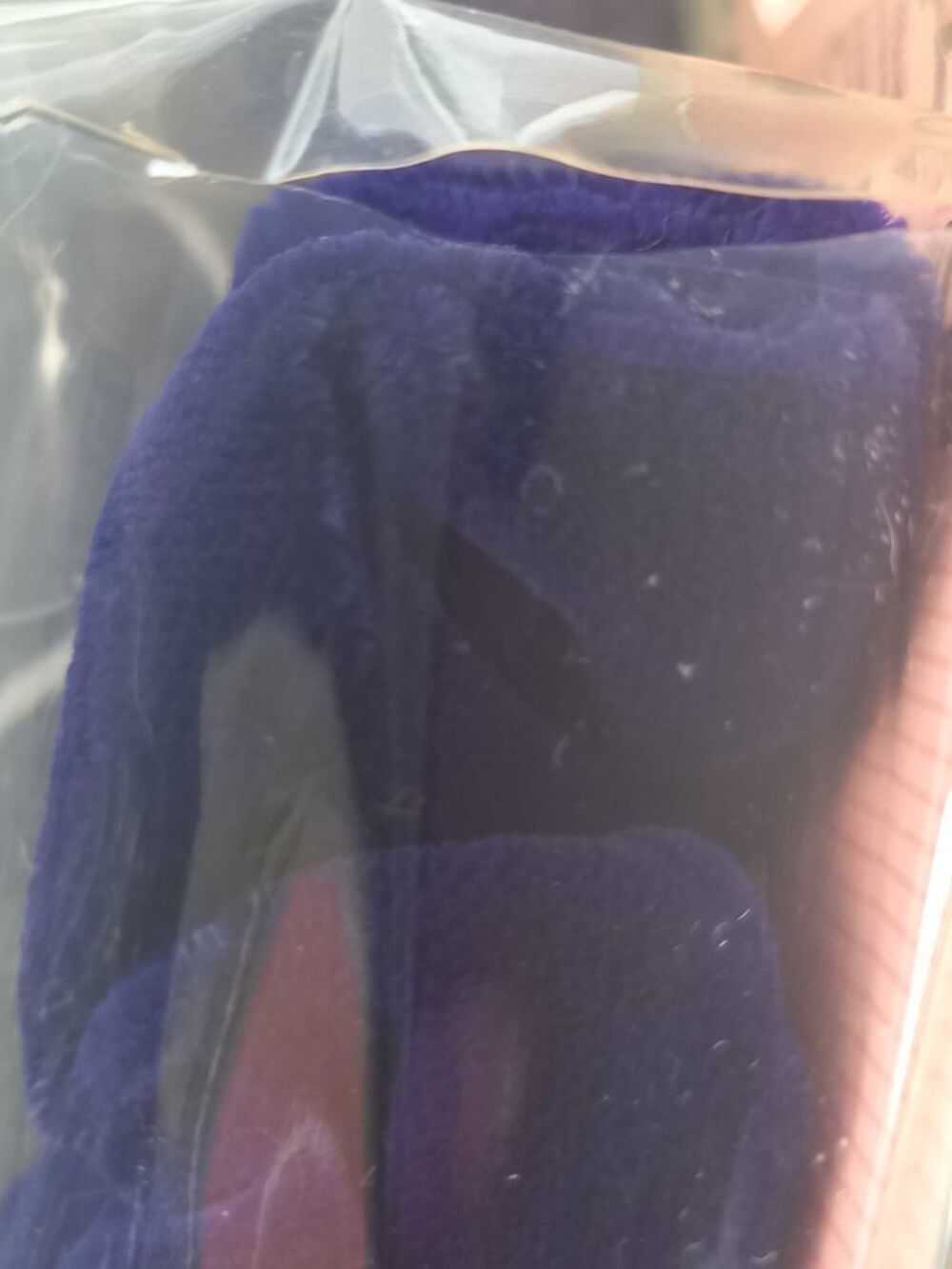Chouchou velours, neuve, violet. Bo&icirc;te d'emballage ab&icirc;m&eacute; mais jamais ouvert Vêtements