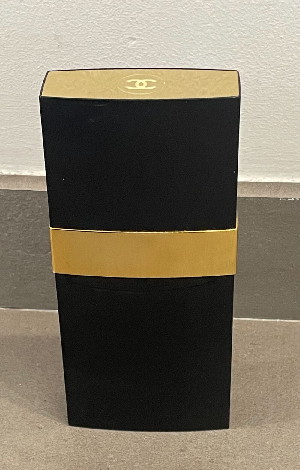 Vaporisateur rechargeable vide-parfum femme no. 5 de Chanel Bijoux et montres