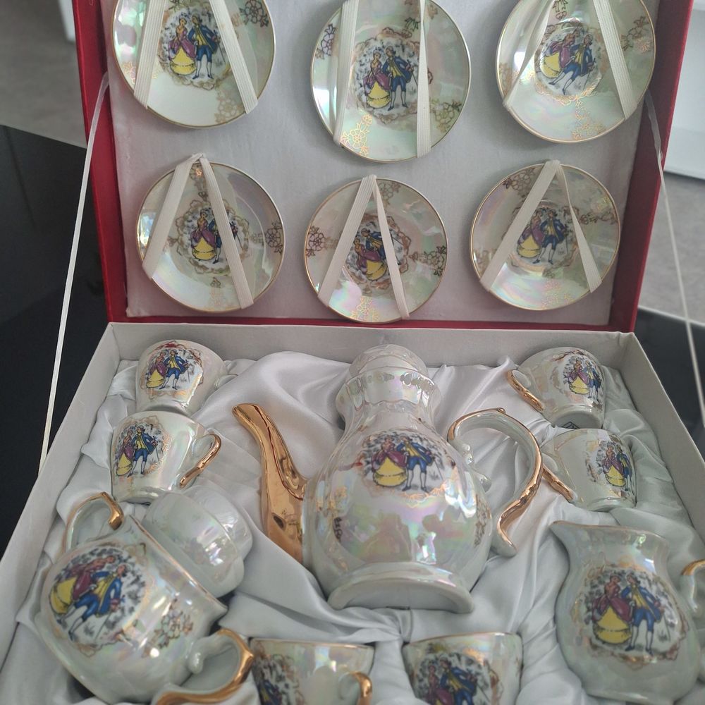 Service &agrave; caf&eacute; en porcelaine de Limoges Cuisine