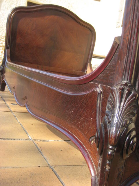 Lit ancien 190 x 90  Chapeau de gendarme 
70 P�ronnas (01)