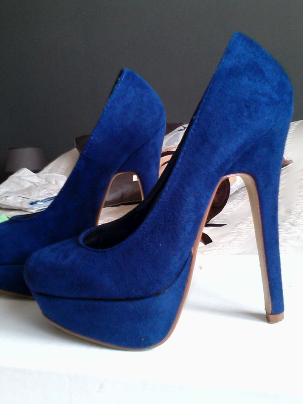 ESCARPINS BLEU ELECTRIQUE Chaussures