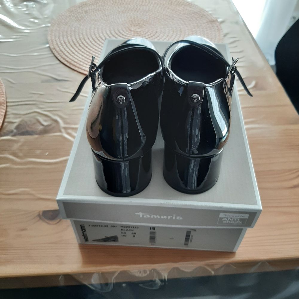 Escarpins tout neuf pointure 40 marque Tamaris avec bo&icirc;te Chaussures