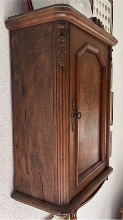Petit Cabinet / Armoire murale en ronce de noyer 100 Fréjus (83)