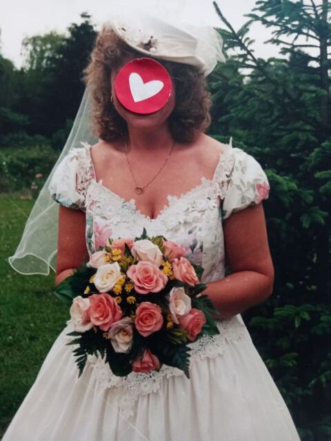 Robe de mari�e taille 42-46
Tr�s belle qualite 0 Auxerre (89)