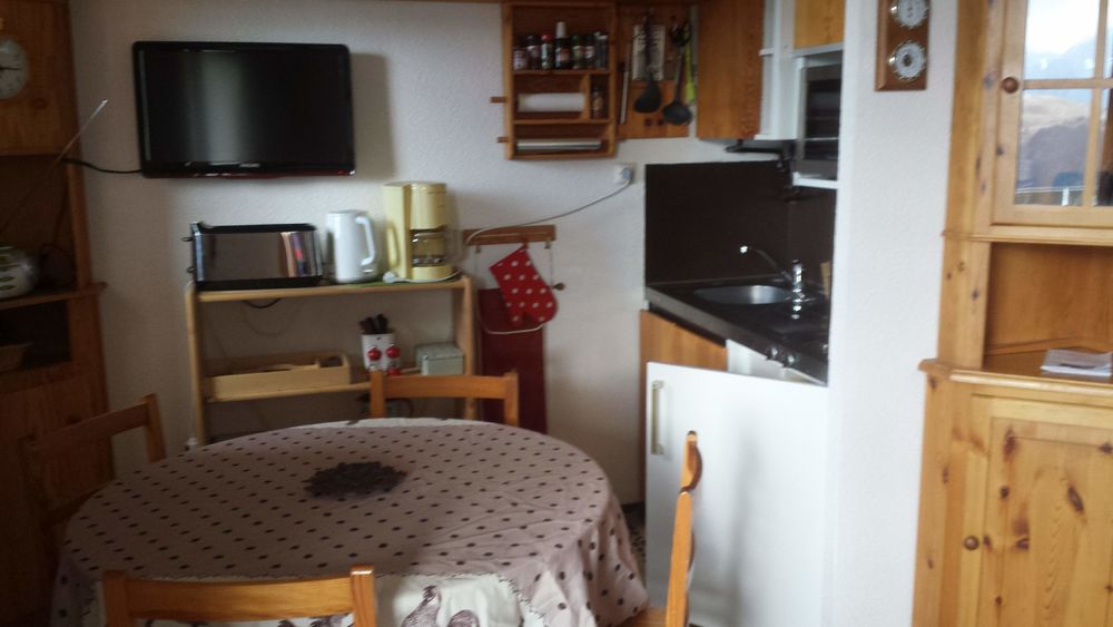 Location Appartement studio 24m2 toute l'année, dans quartier Eclose Huez